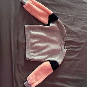 Grey sweater with pink and black fur